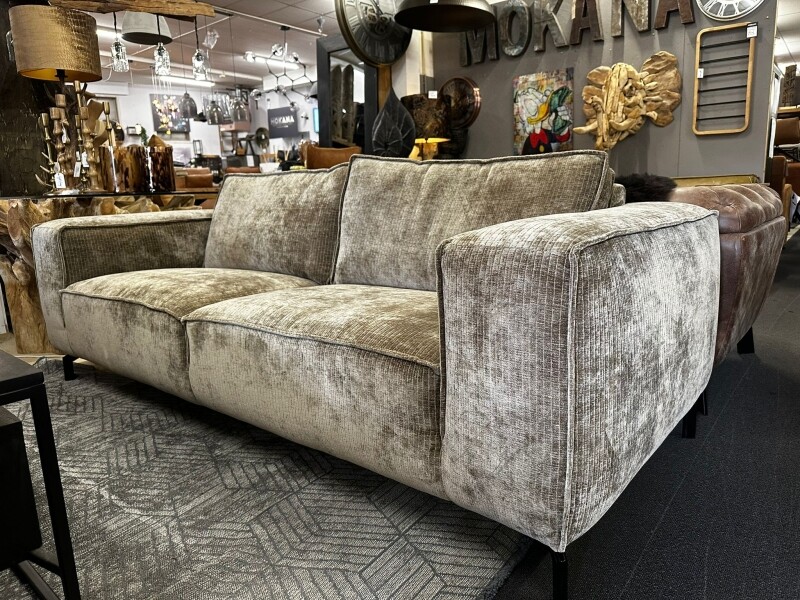 Modernes Sofa New York in Stoff oder Leder.