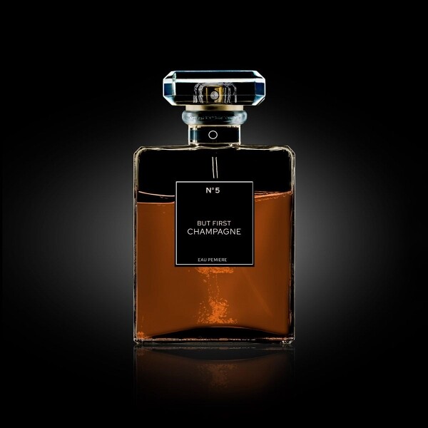 Moderner Druck 'The Perfume Collection III', gedruckt auf schönem Plexiglas.
